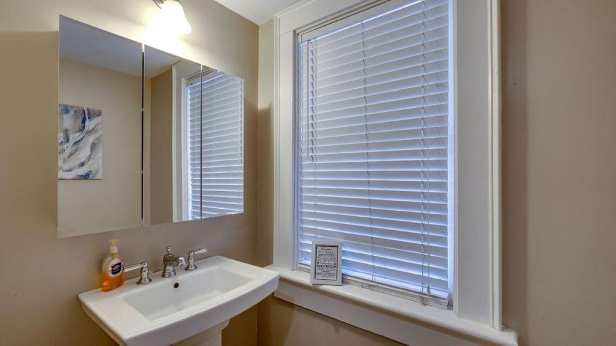 4 Bedroom Beauty Steps From The River Savannah Extérieur photo