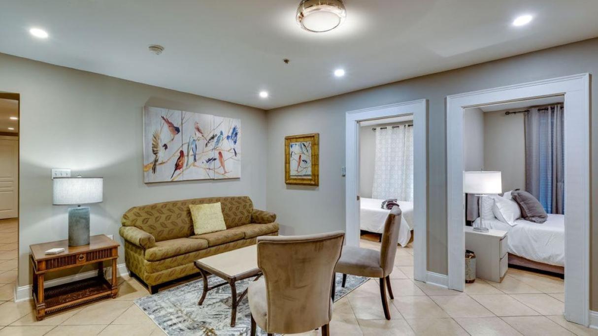 4 Bedroom Beauty Steps From The River Savannah Extérieur photo