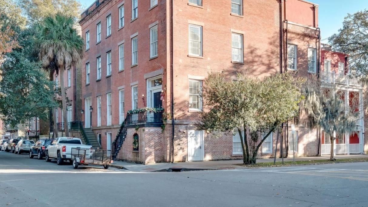 4 Bedroom Beauty Steps From The River Savannah Extérieur photo