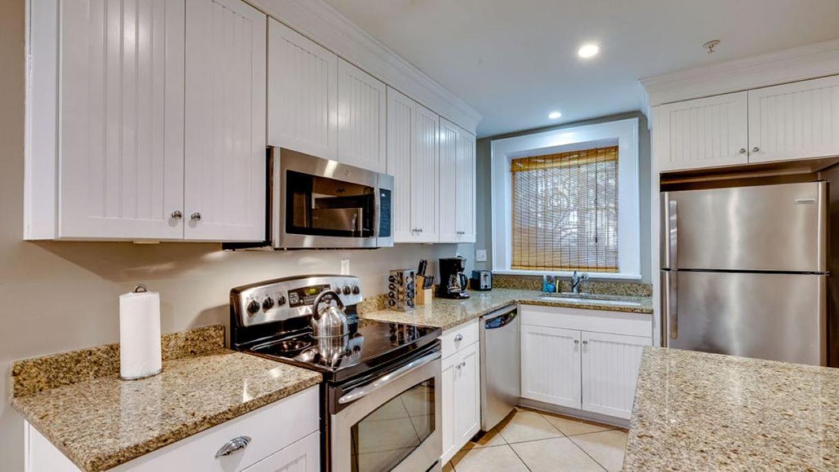 4 Bedroom Beauty Steps From The River Savannah Extérieur photo