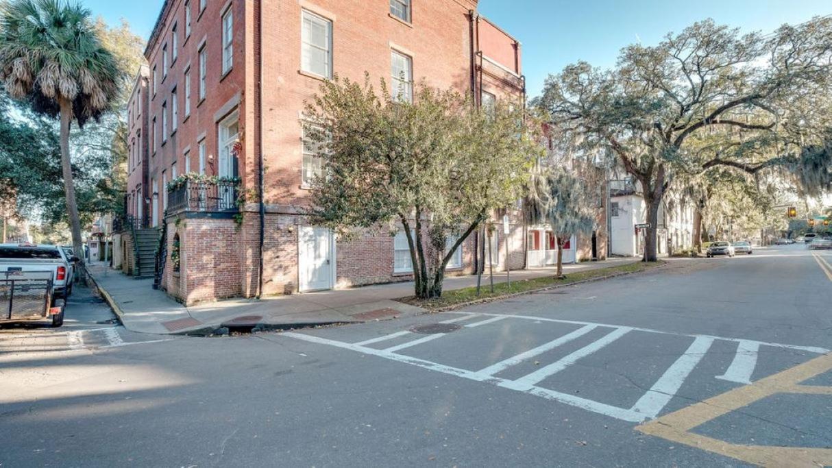 4 Bedroom Beauty Steps From The River Savannah Extérieur photo