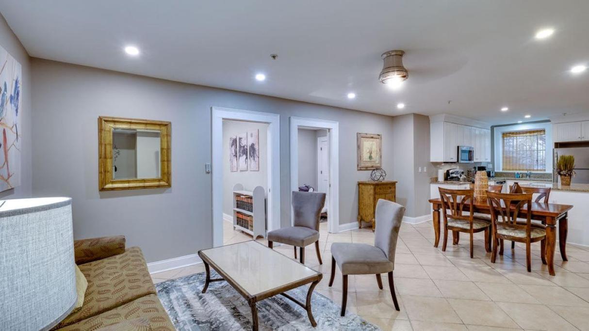 4 Bedroom Beauty Steps From The River Savannah Extérieur photo